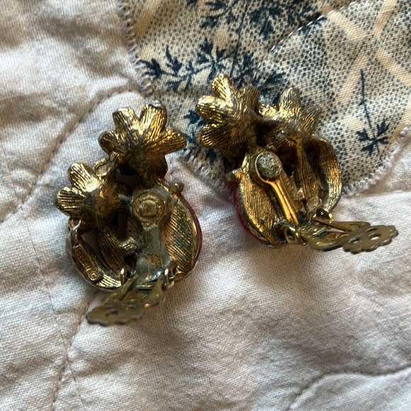 Vintage Selini Clip Earrings - Picture 6 of 7